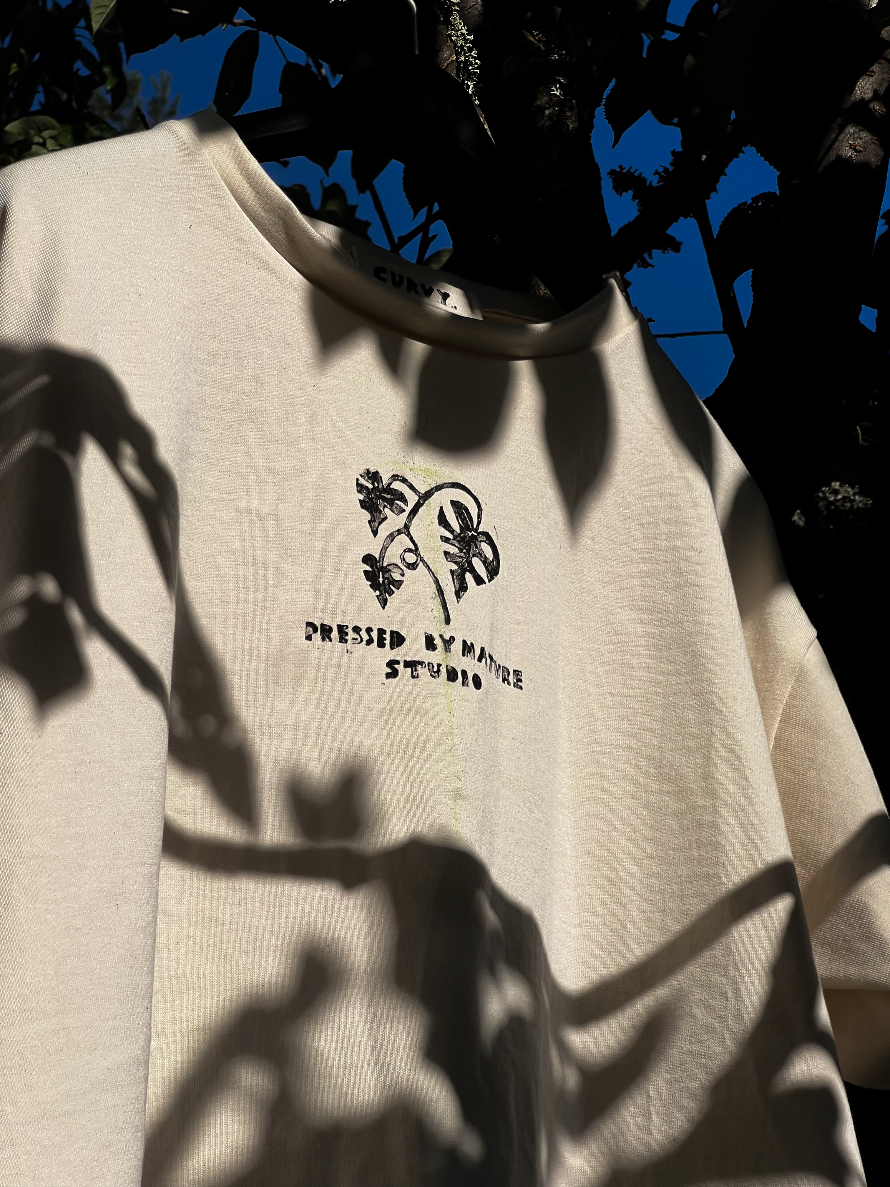 Chaos Offwhite – Sikre din plass ved November produksjonen